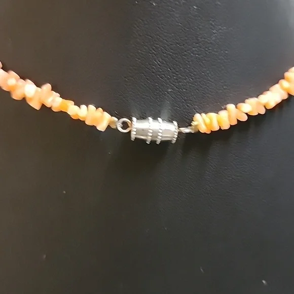 SALE faux coral necklace - Picture 4 of 4